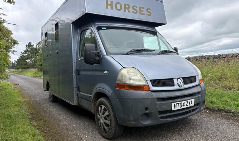 Renault Master Horsebox 3500kg