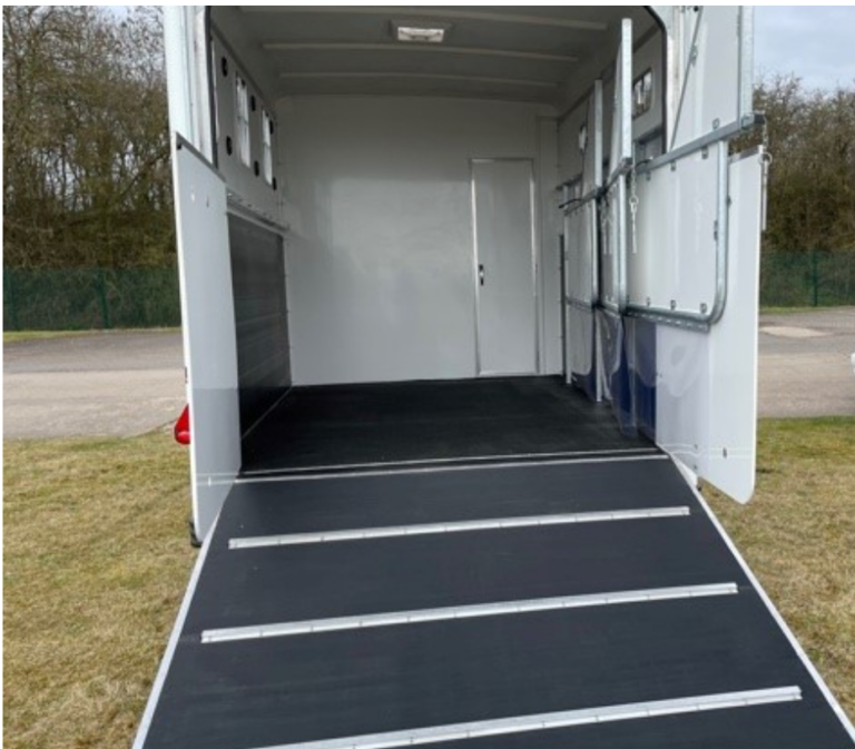 NEW Equi-Trek Space-Treka II