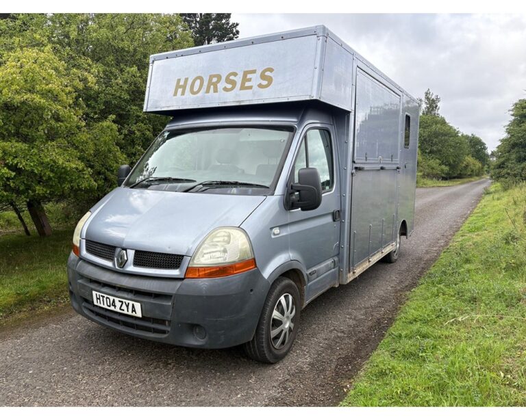 Renault Master Horsebox 3500kg