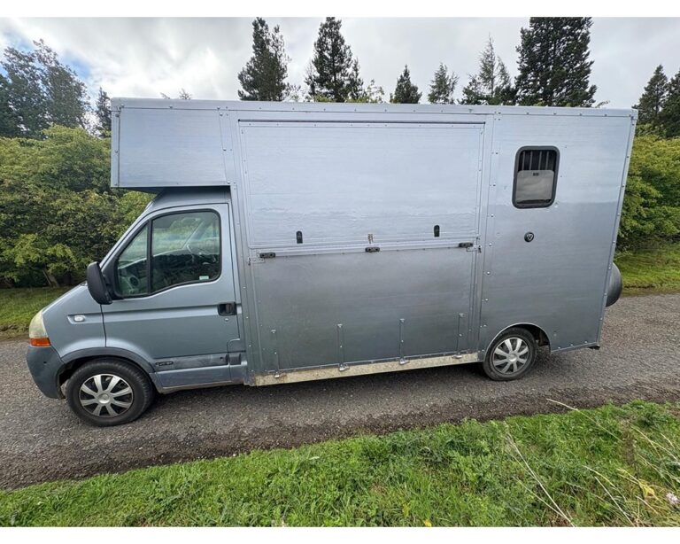 Renault Master Horsebox 3500kg