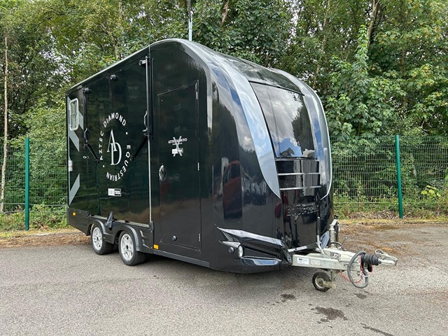 Pre-Owned Equi-Trek Day-Treka 2500KG Aztec Diamond Edition